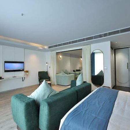 Hotel Pushpak Grande à Kondotty Extérieur photo