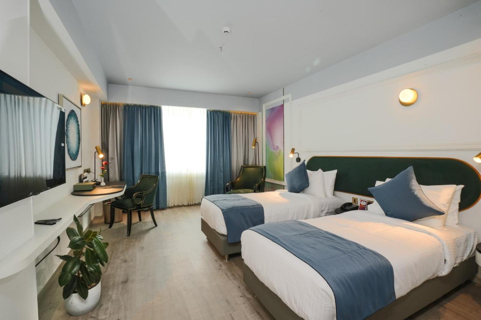 Hotel Pushpak Grande à Kondotty Extérieur photo