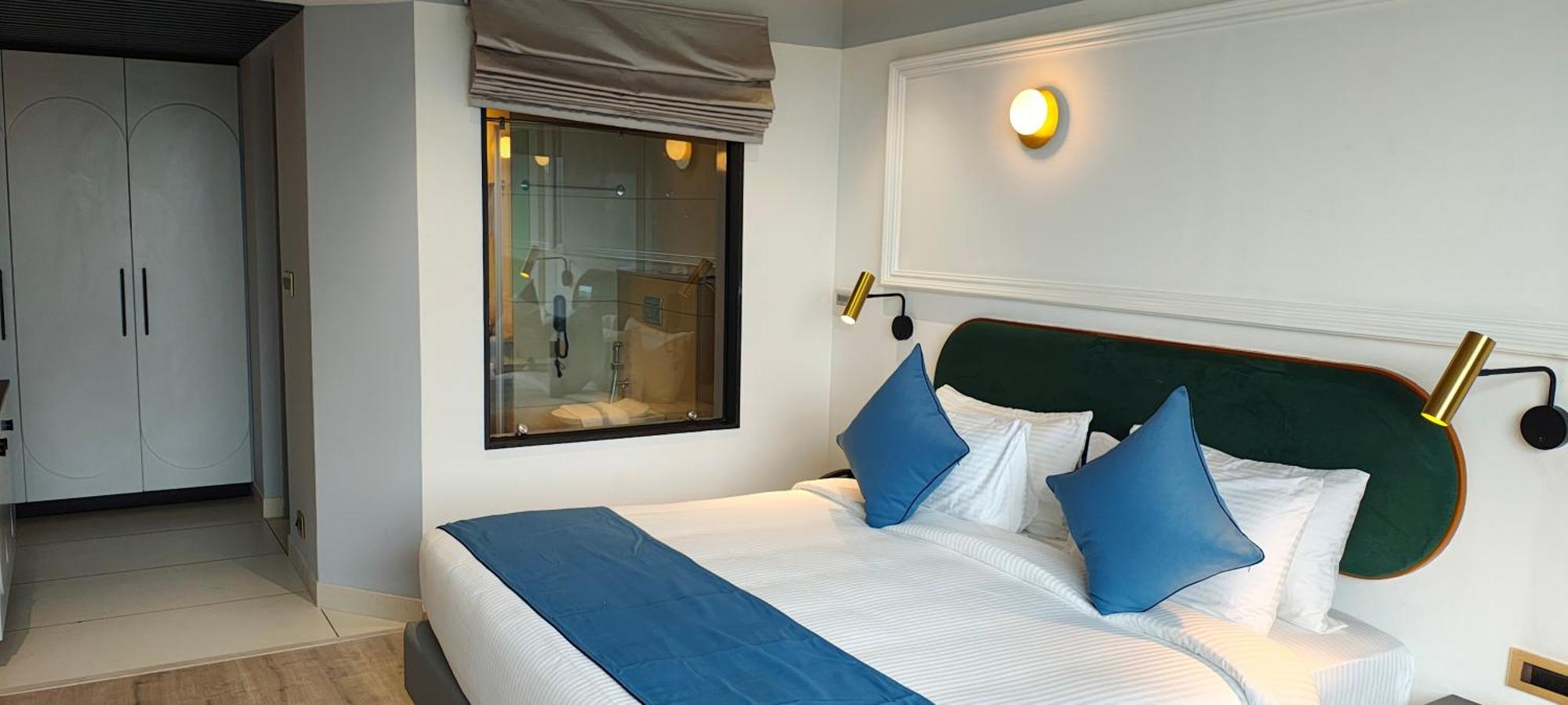 Hotel Pushpak Grande à Kondotty Extérieur photo