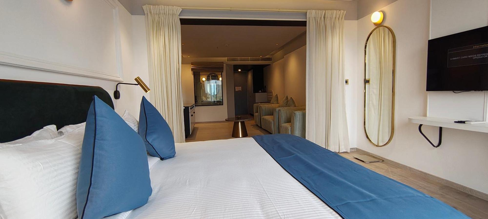 Hotel Pushpak Grande à Kondotty Extérieur photo